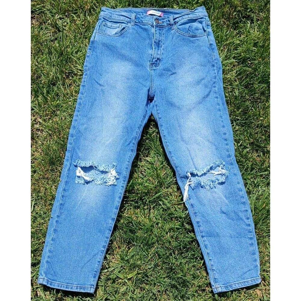 Classic High Rise Mom Jeans Medium Wash Distressed Knee Straight Leg Size 11 W30